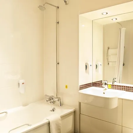 Premier Centre Bridge Street 3*